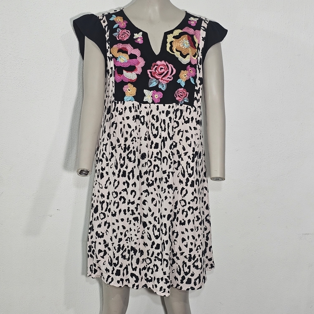 Savanna Jane Black and Cream Patterned Fabric